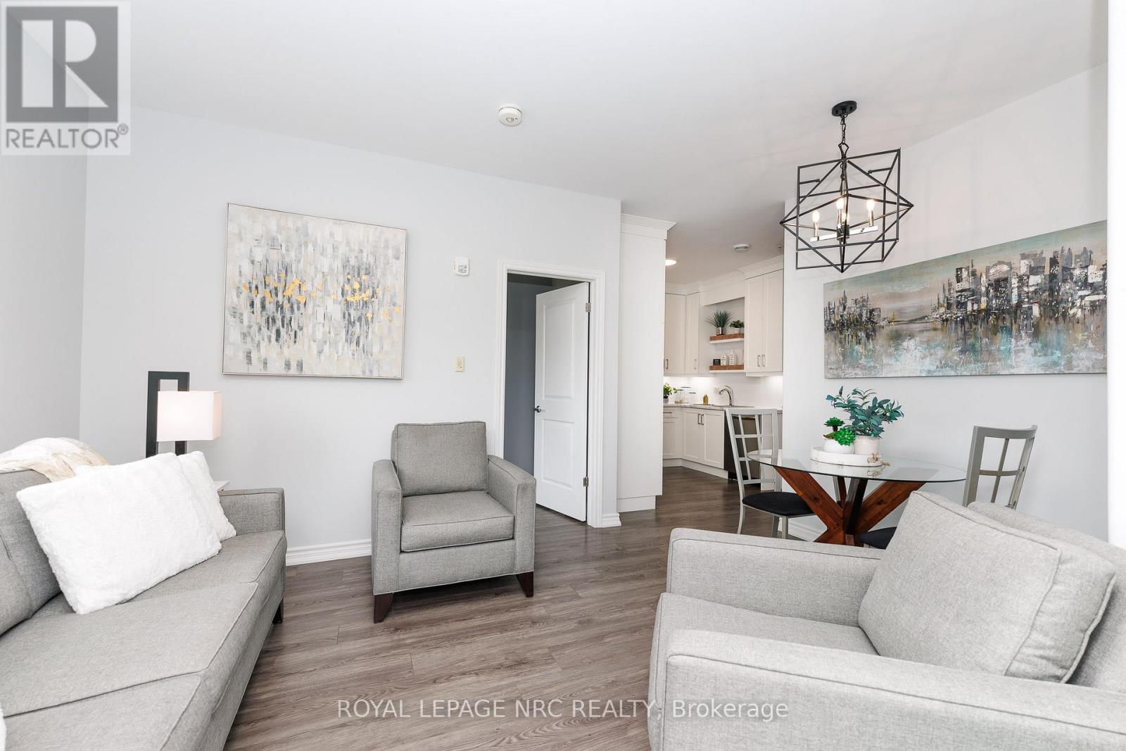 #205 529 SOUTH PELHAM ROAD - 19