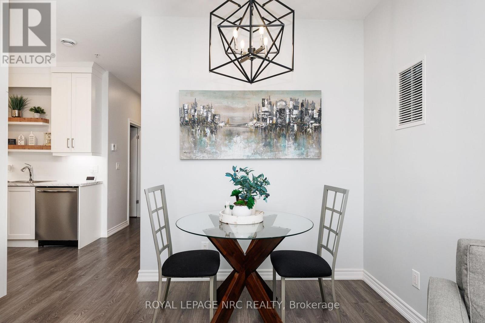 #205 529 SOUTH PELHAM ROAD - 20
