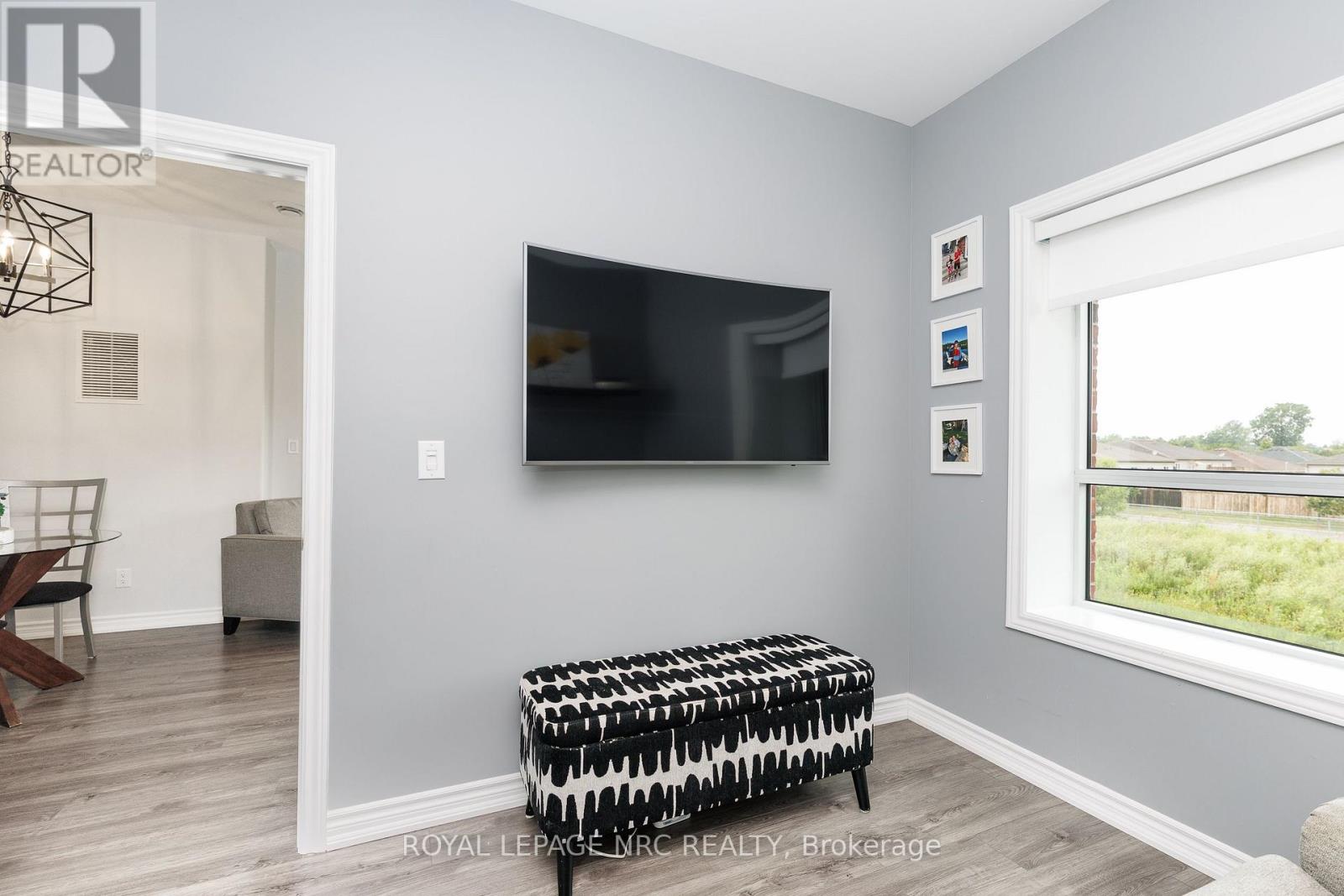 #205 529 SOUTH PELHAM ROAD - 23