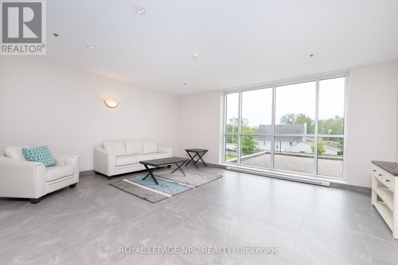 #205 529 SOUTH PELHAM ROAD - 28