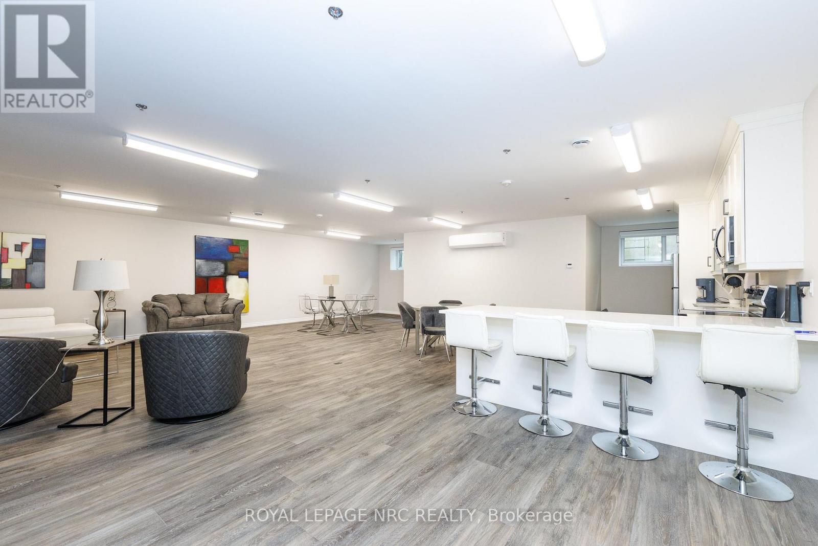 #205 529 SOUTH PELHAM ROAD - 29