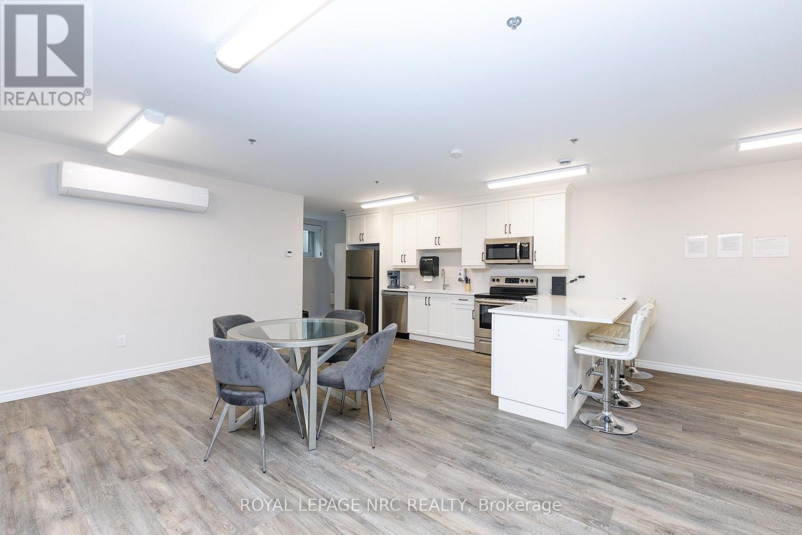 #205 529 SOUTH PELHAM ROAD - 30