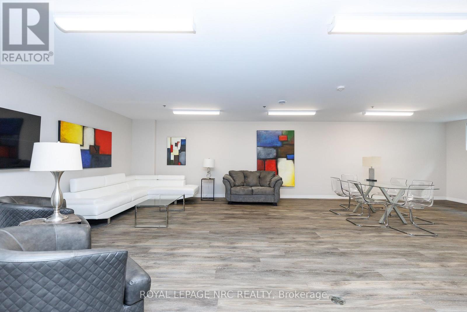 #205 529 SOUTH PELHAM ROAD - 32
