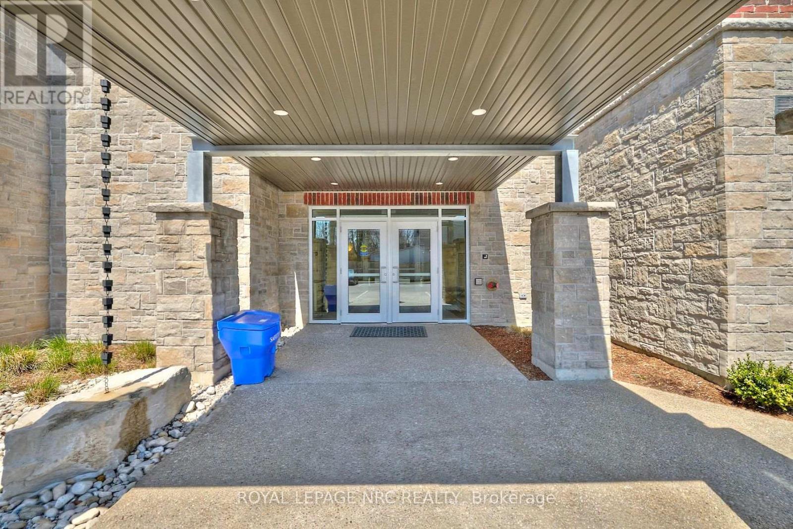 #205 529 SOUTH PELHAM ROAD - 34