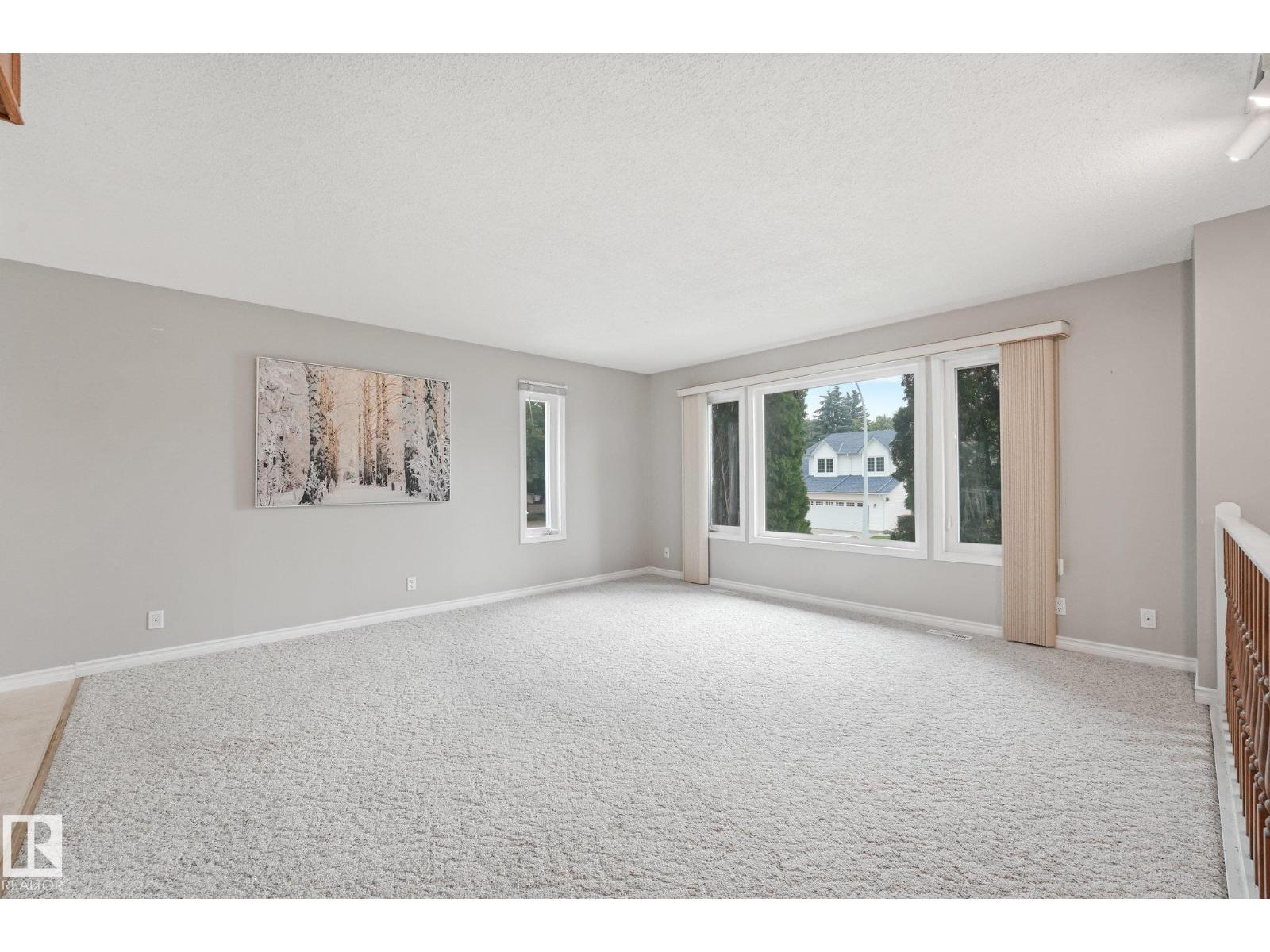 5502 45 ST - 4