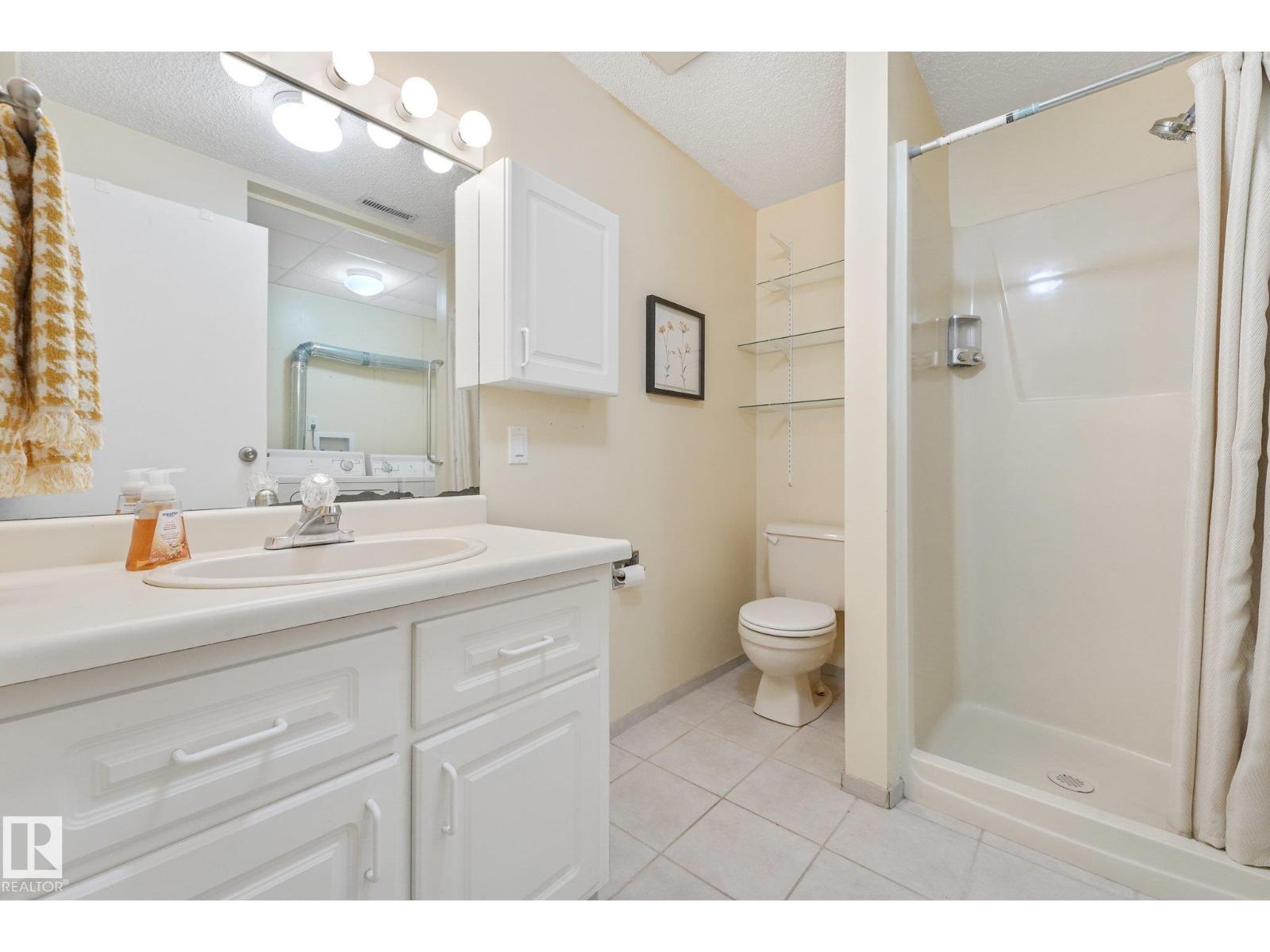 5502 45 ST - Image 36