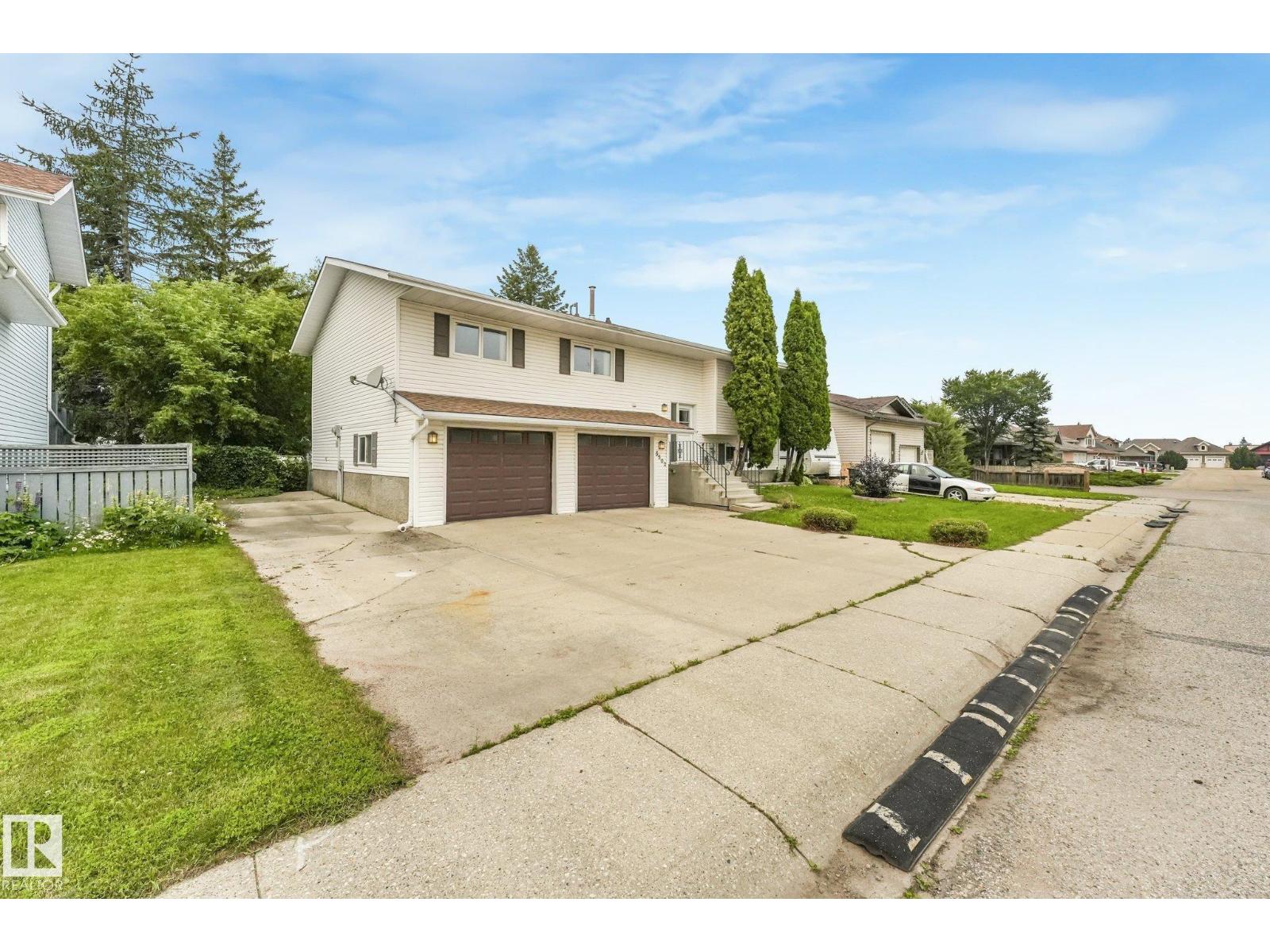 5502 45 ST - 2