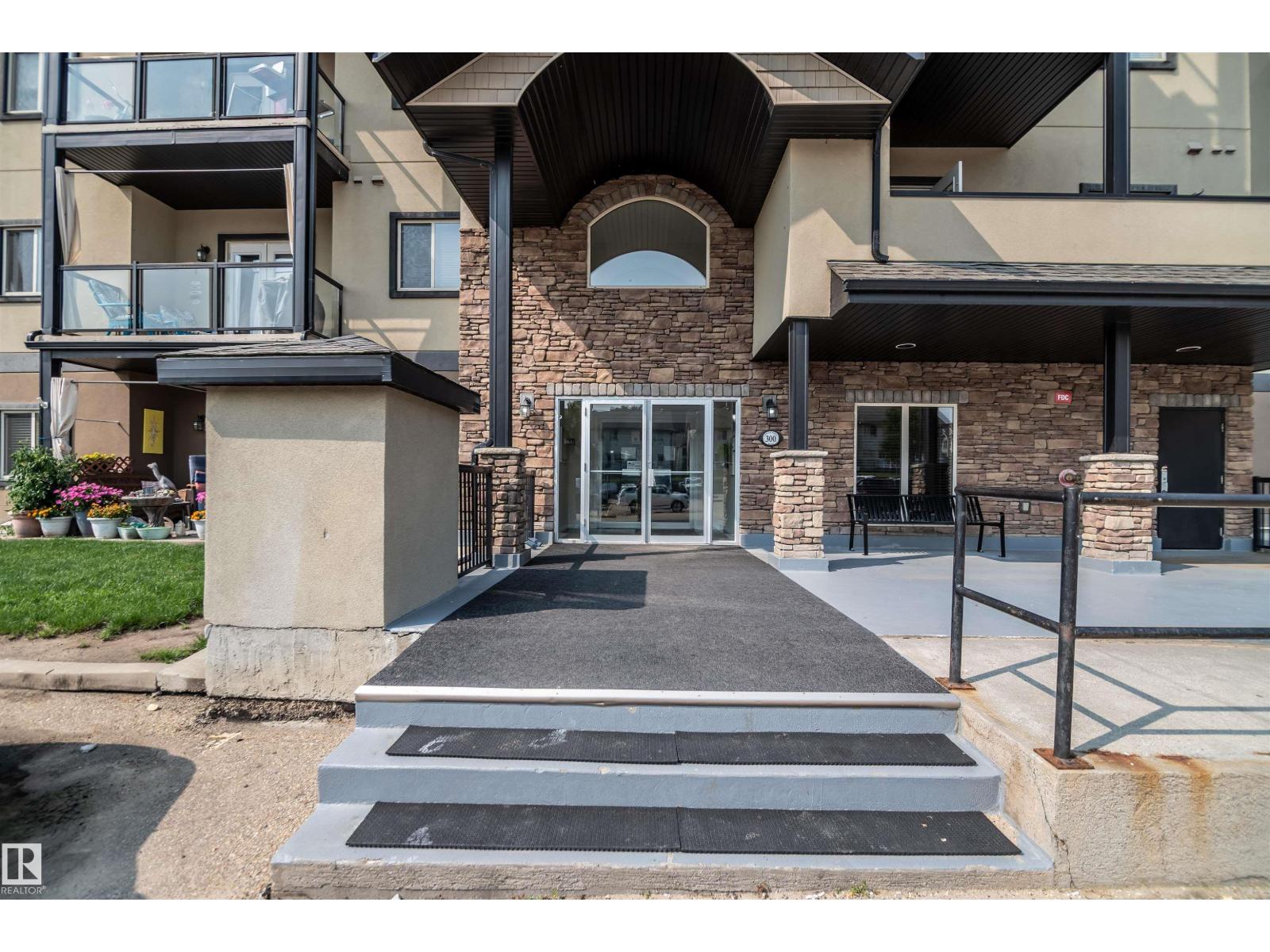 #124 300 SPRUCE RIDGE RD - 4