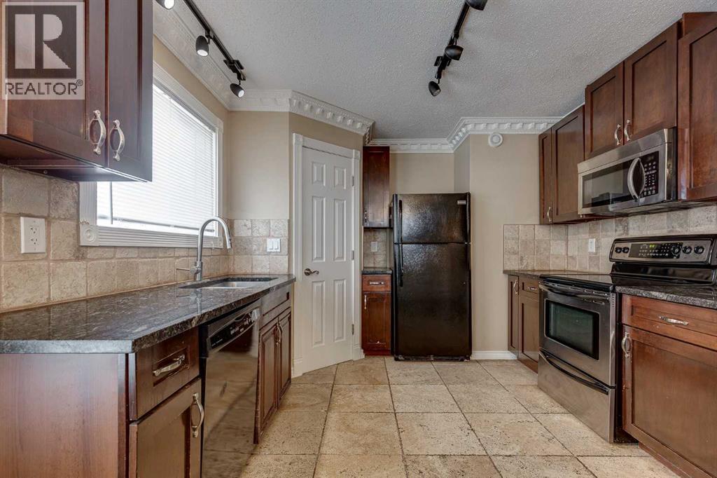 24 Mackenzie Crescent - 11