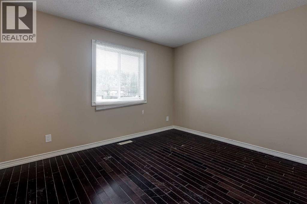 24 Mackenzie Crescent - 21