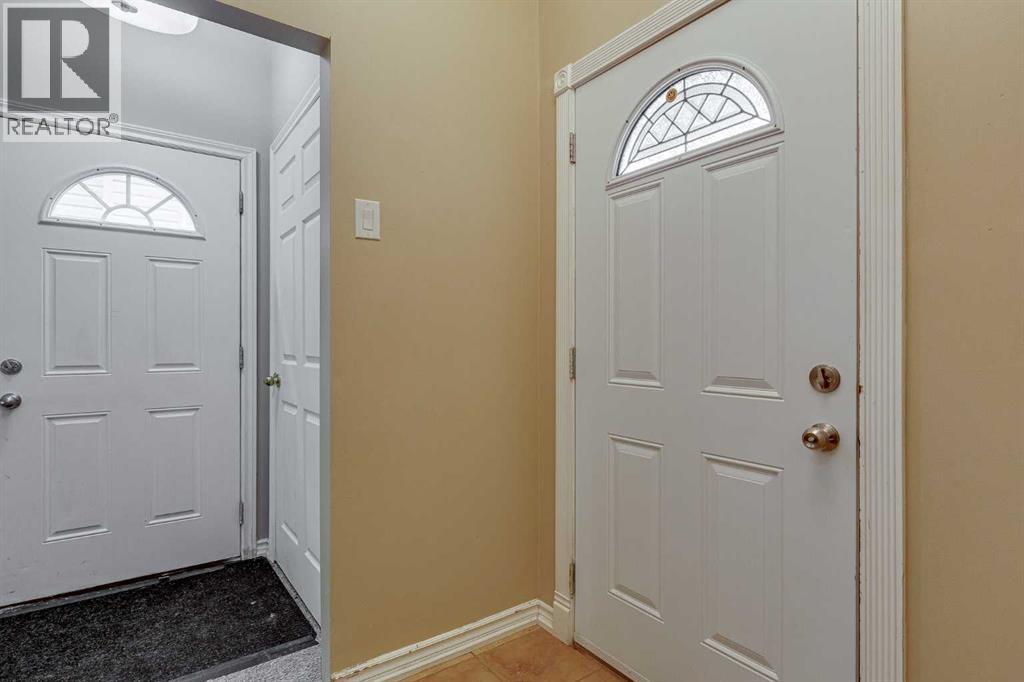 24 Mackenzie Crescent - 3