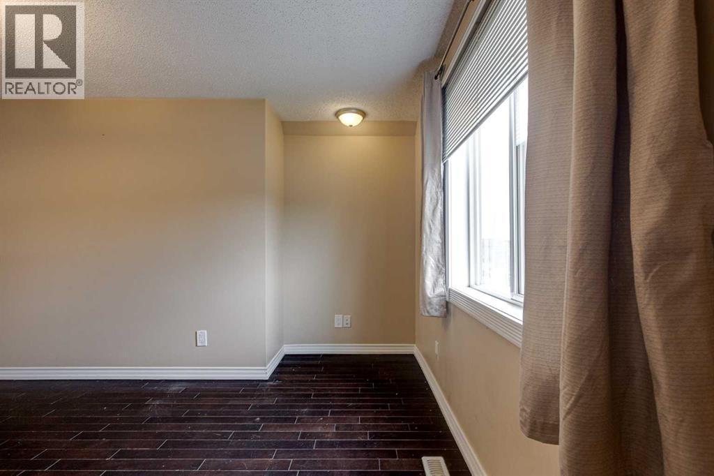 24 Mackenzie Crescent - 31