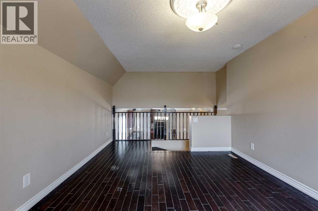 24 Mackenzie Crescent - 32