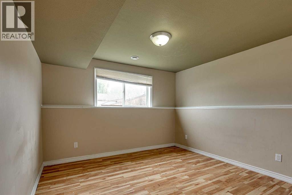 24 Mackenzie Crescent - 44