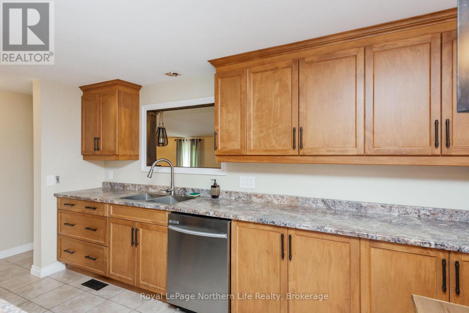 558 NIPISSING STREET - Image 11
