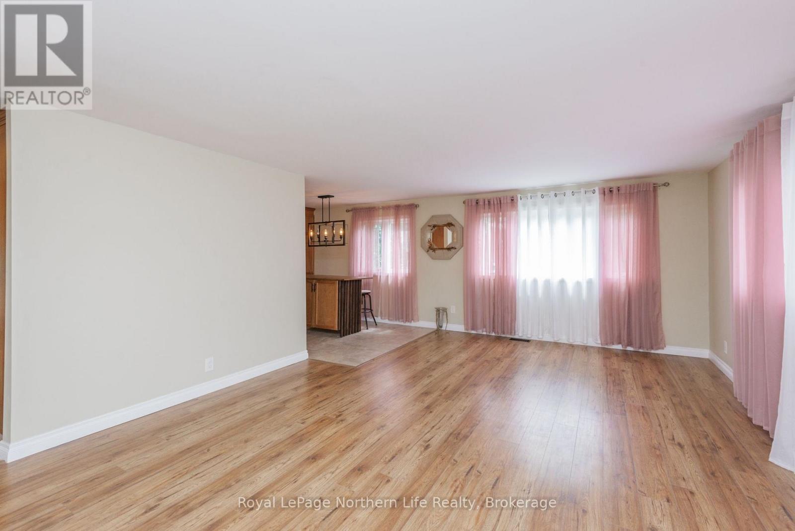 558 NIPISSING STREET - Image 4