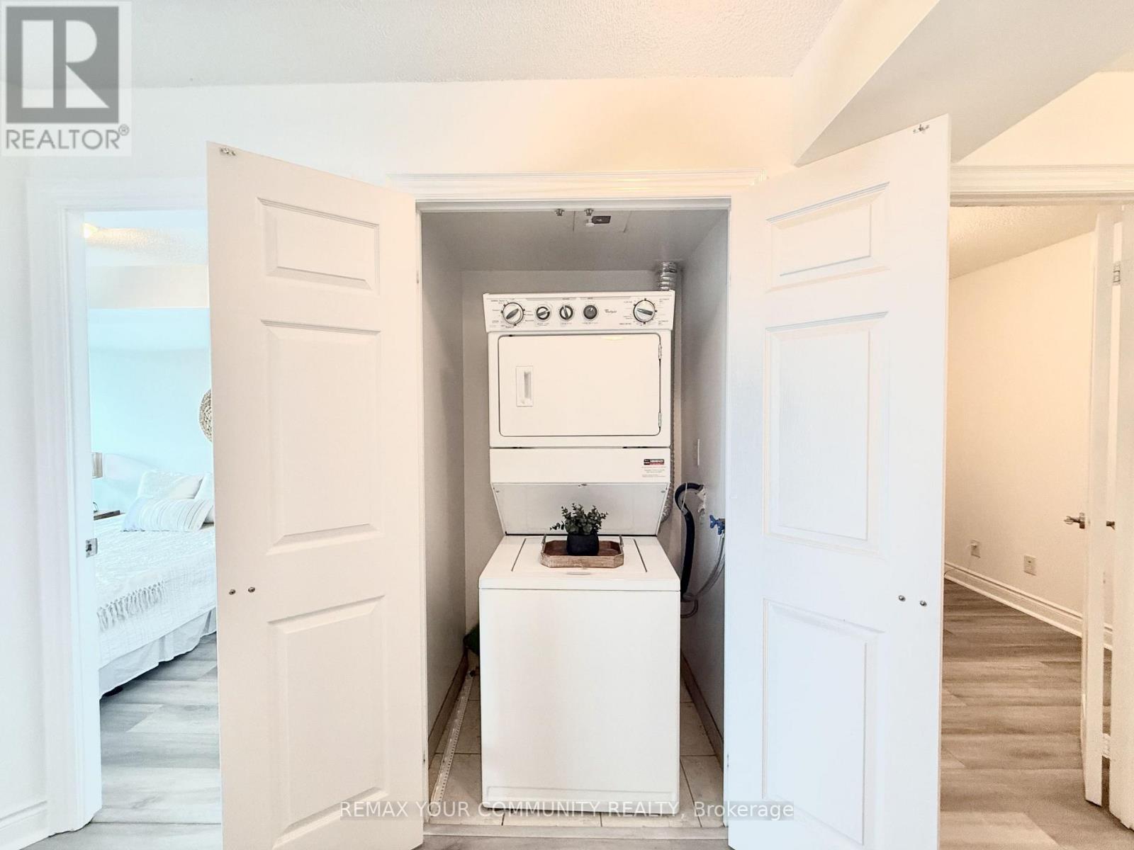 #622 25 GREENVIEW AVENUE - Image 28