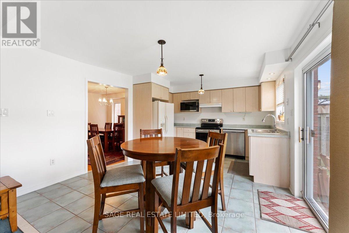 34 MCSWEENEY CRESCENT - 11