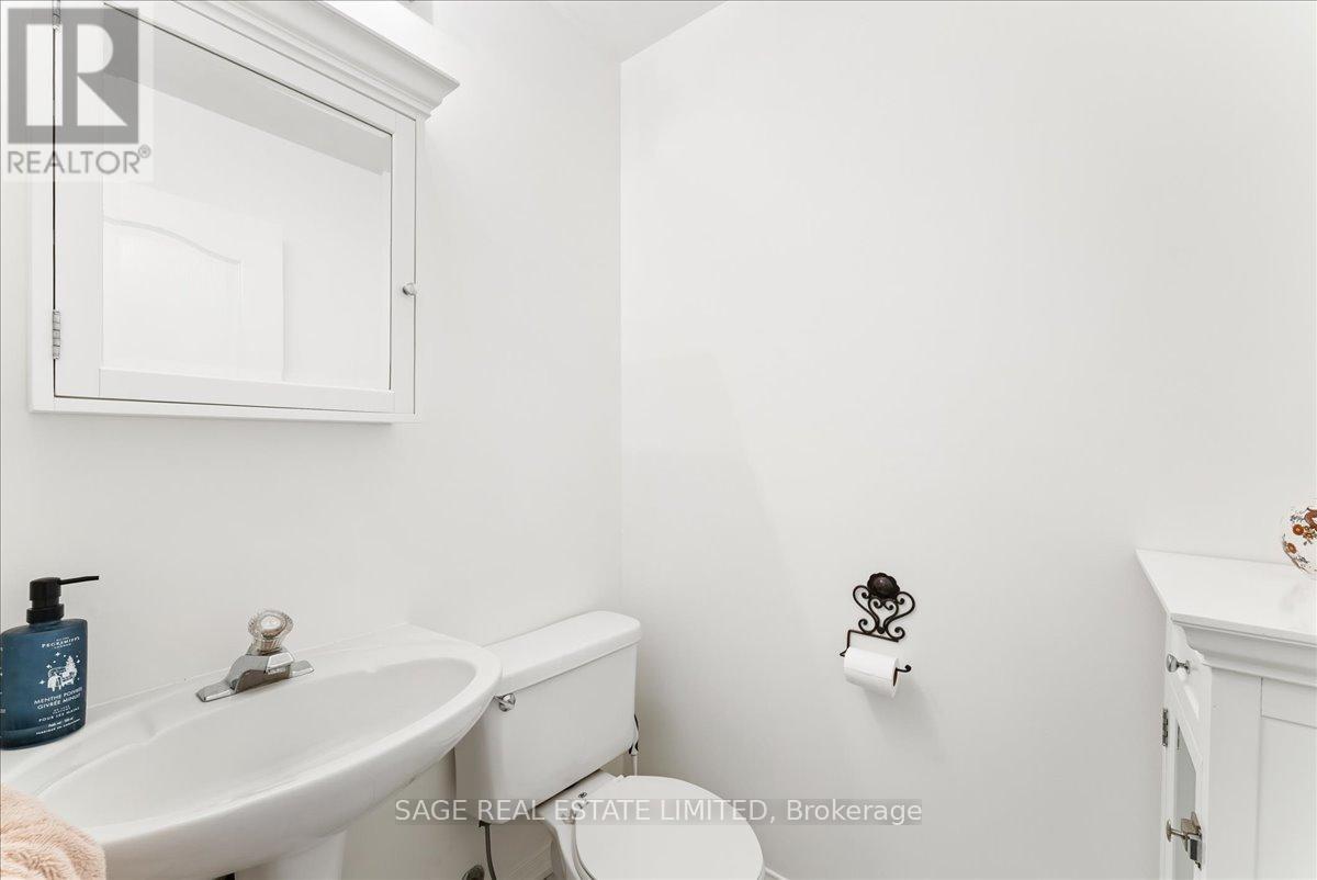 34 MCSWEENEY CRESCENT - 19