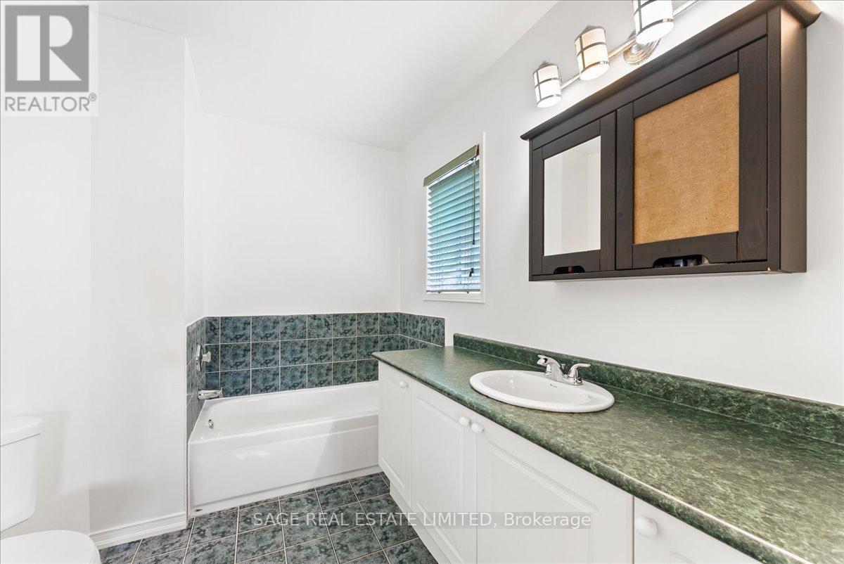 34 MCSWEENEY CRESCENT - 25