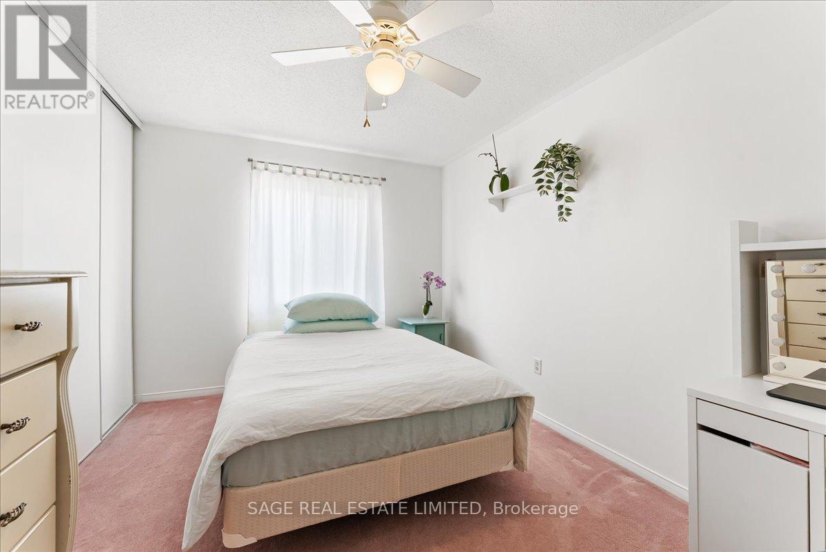 34 MCSWEENEY CRESCENT - 27