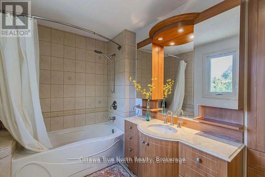 3 Bed, 1 Bath House for Rent in Ottawa – 35 TAUVETTE STREET, Ottawa – MLS# X13594646 - Image 31
