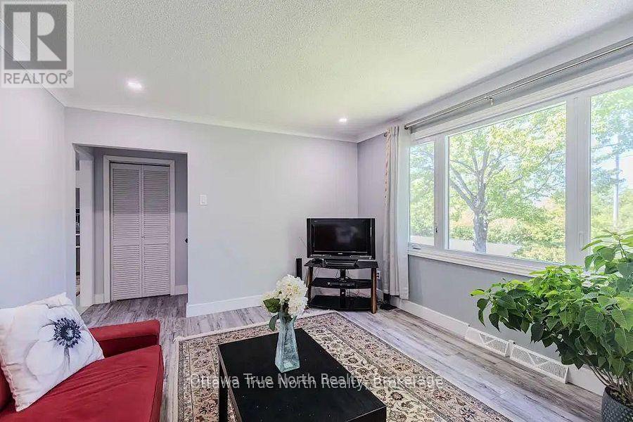 3 Bed, 1 Bath House for Rent in Ottawa – 35 TAUVETTE STREET, Ottawa – MLS# X13594646 - Image 17