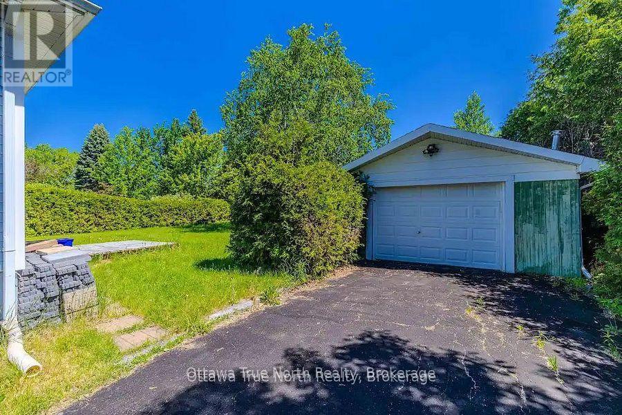 3 Bed, 1 Bath House for Rent in Ottawa – 35 TAUVETTE STREET, Ottawa – MLS# X13594646 - Image 9