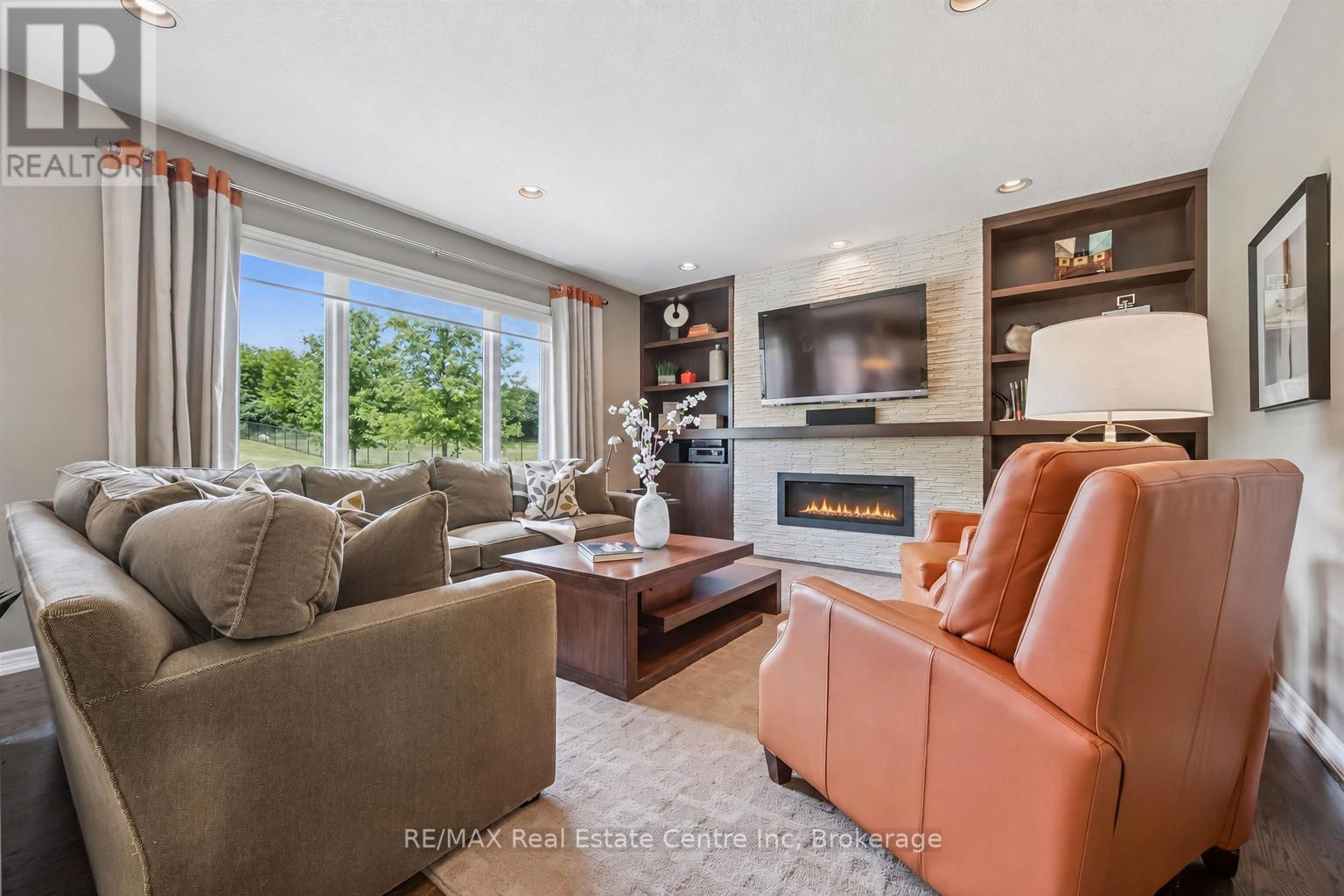 12 TELFER GLEN STREET - 15