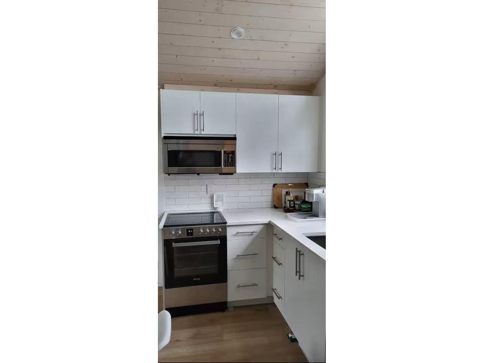 1 Bed, 1 Bath House for Rent in Surrey – 26XX GORDON AVENUE, Surrey – MLS# R3149806 - Image 5