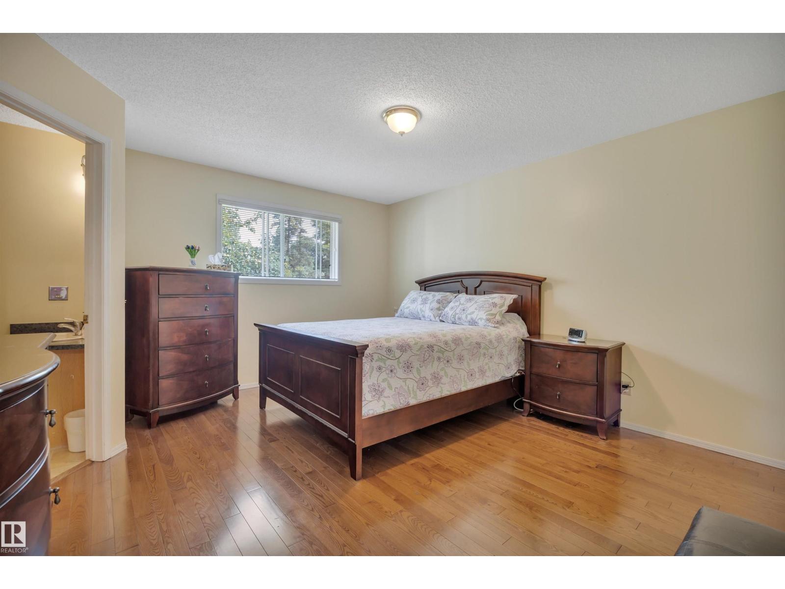 18920 78 AV NW - 21