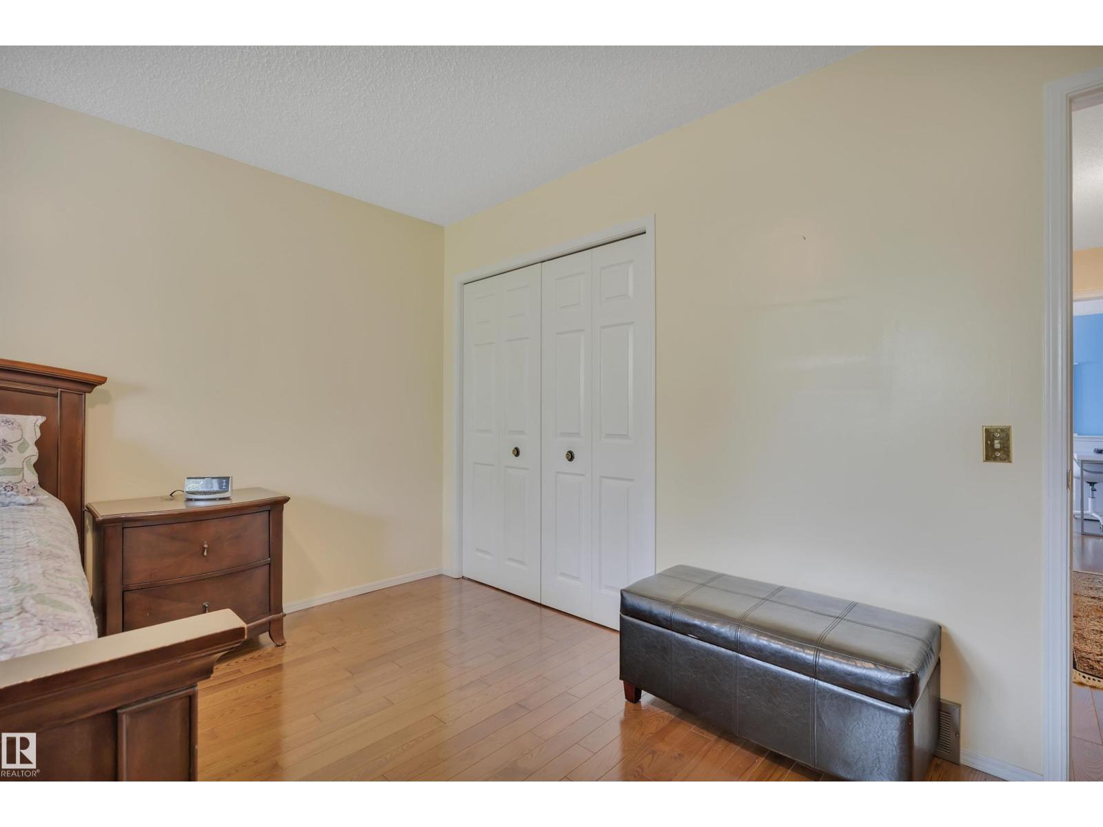 18920 78 AV NW - 22