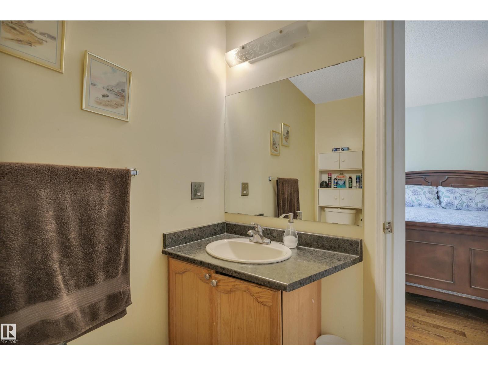 18920 78 AV NW - 25