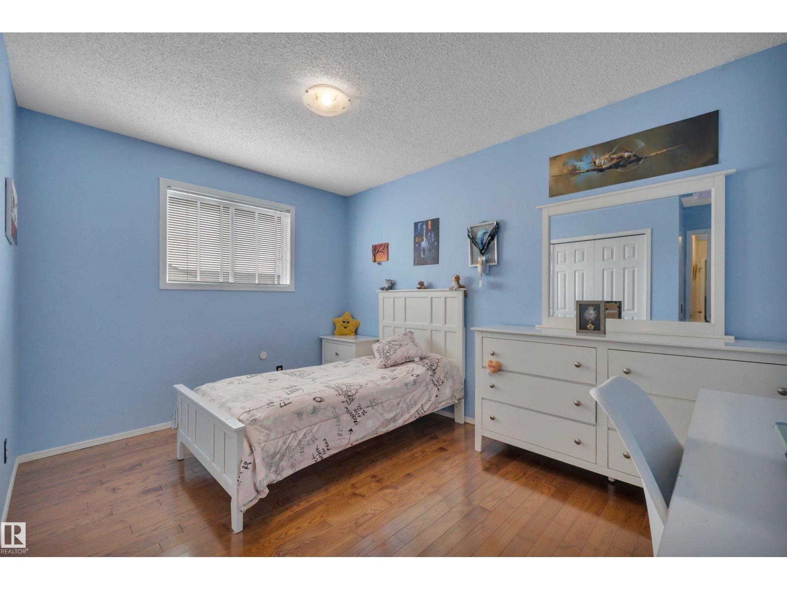 18920 78 AV NW - 26