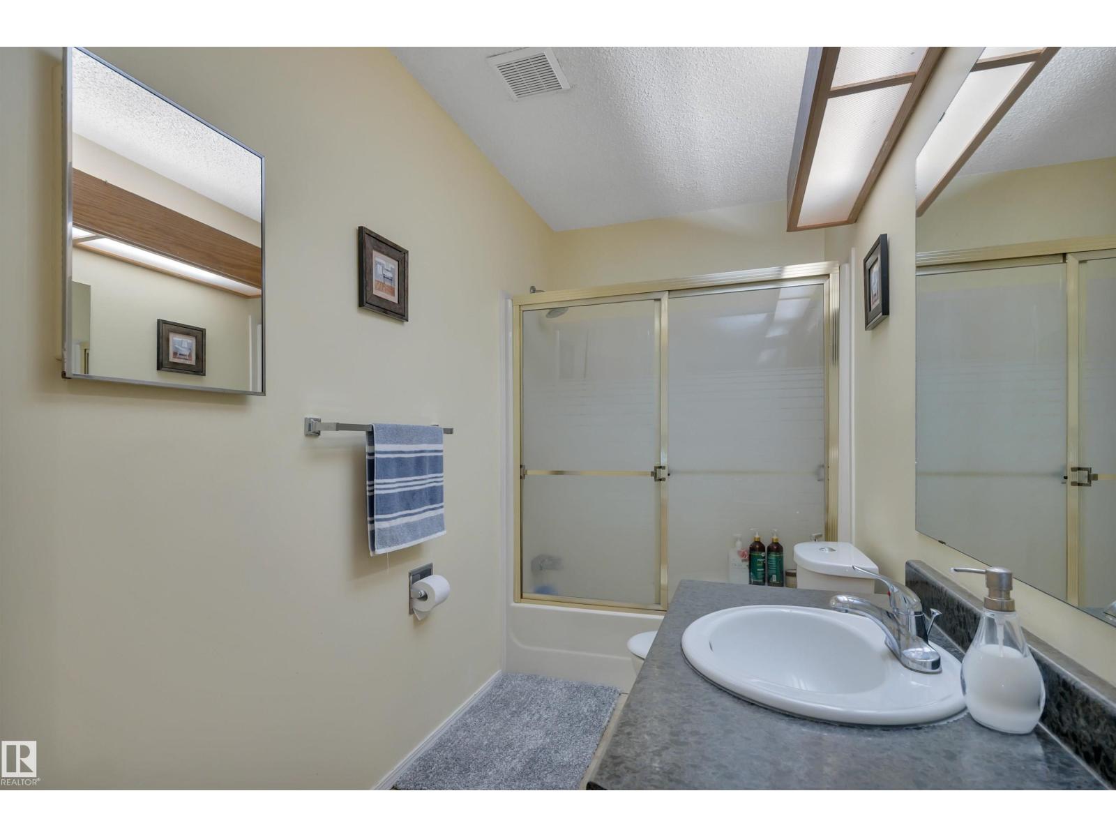 18920 78 AV NW - 31