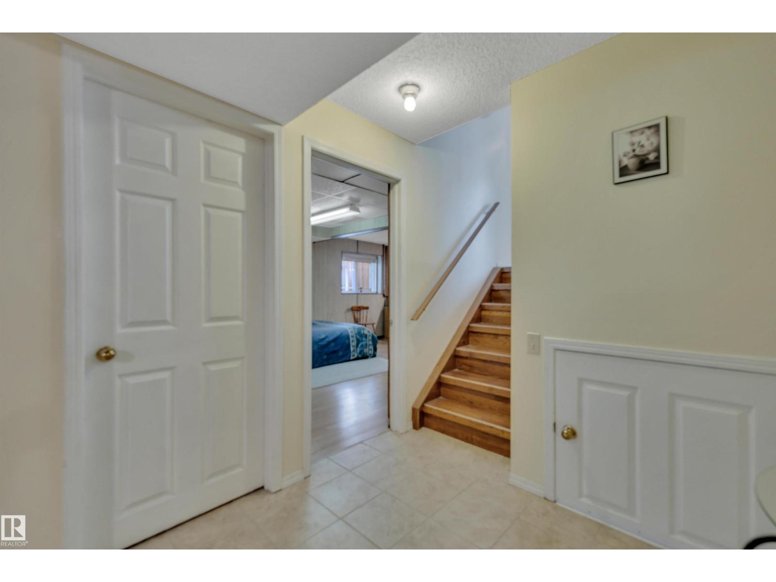18920 78 AV NW - 40
