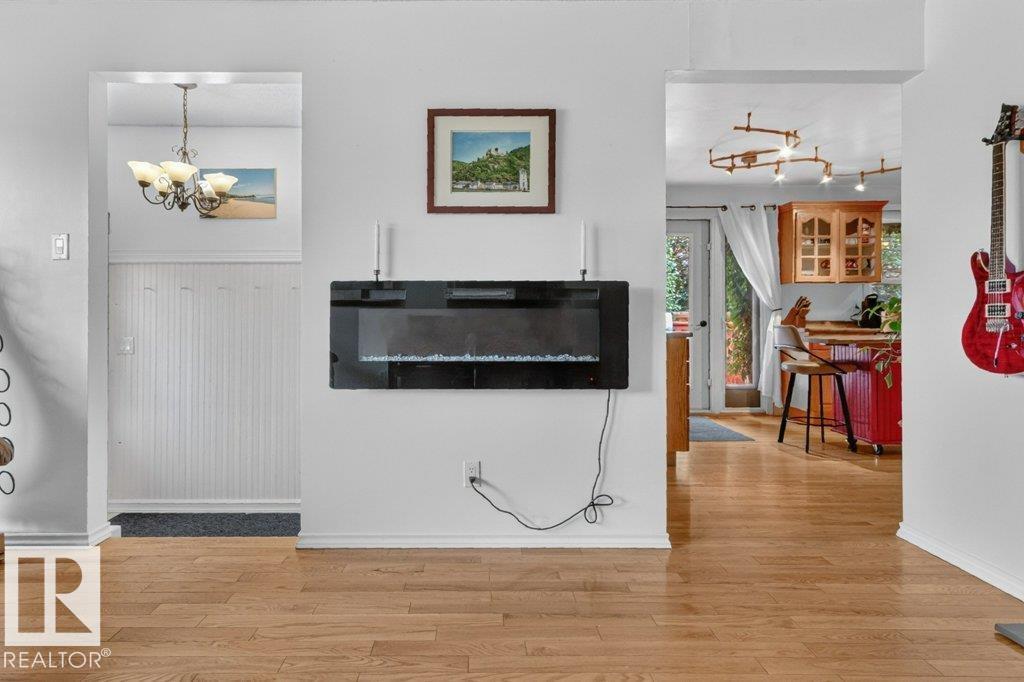 11131 35A AV NW - 18