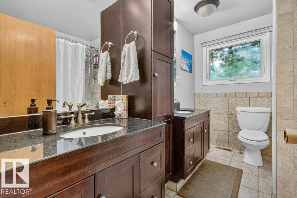 11131 35A AV NW - 25