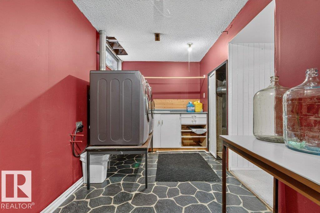 11131 35A AV NW - 37