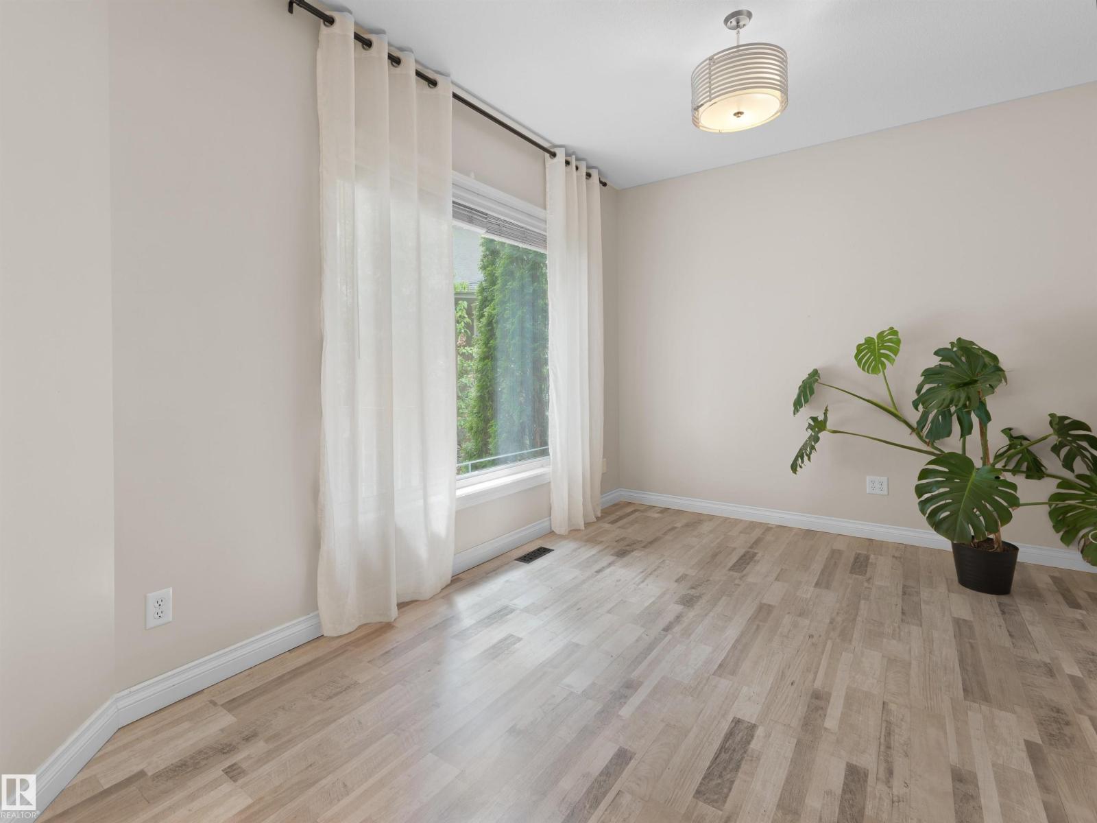 8708 207 ST NW - 13