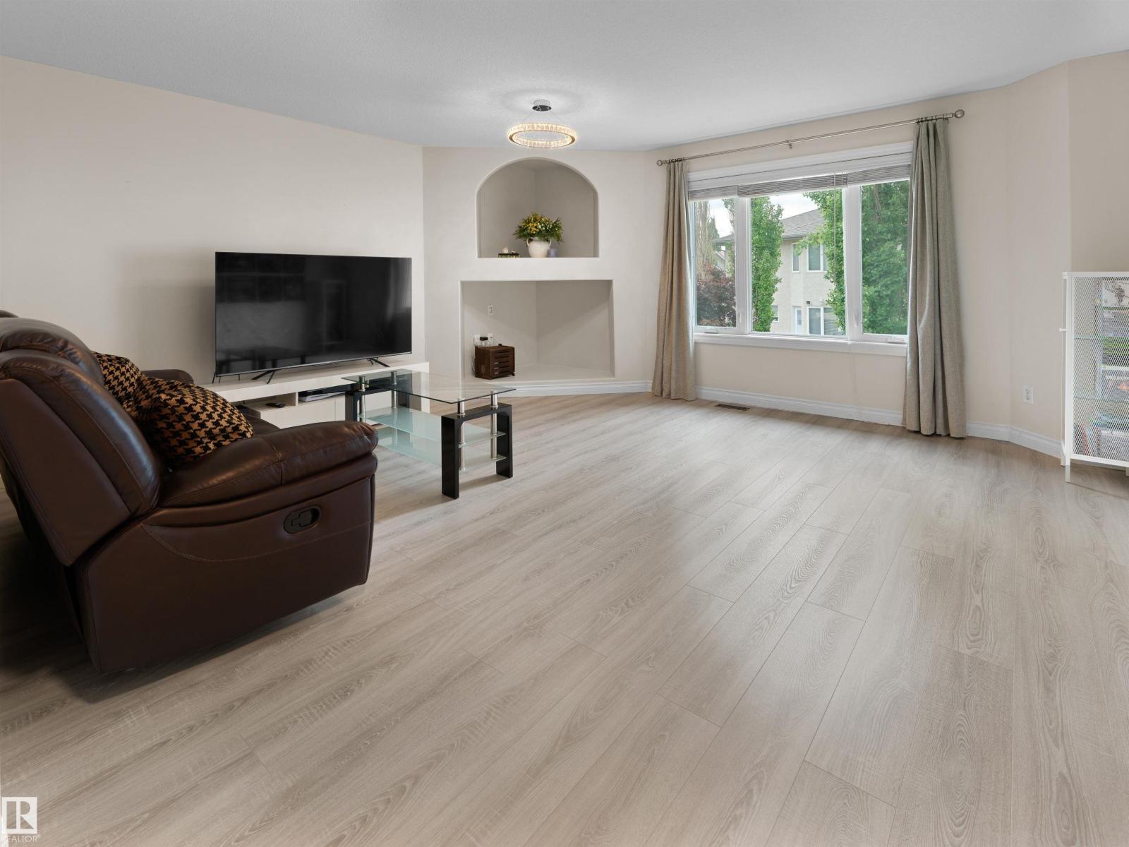 8708 207 ST NW - 17
