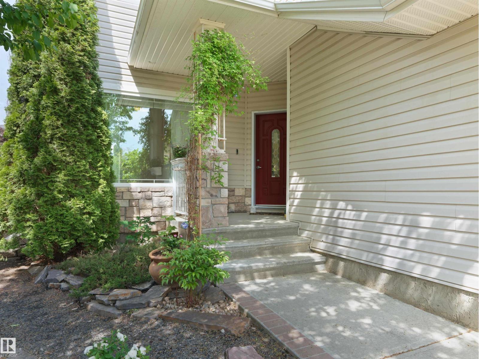 8708 207 ST NW - 2