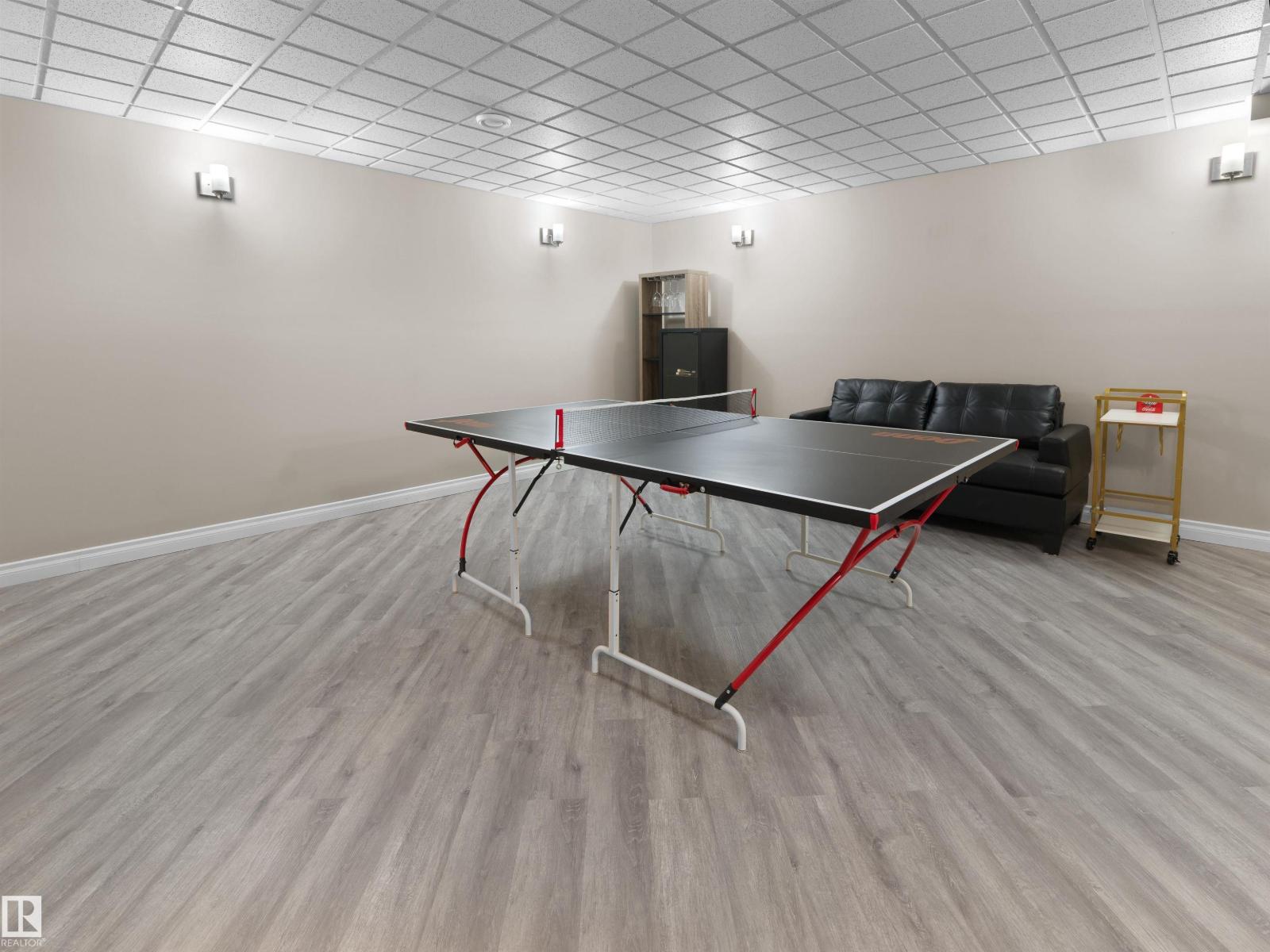 8708 207 ST NW - 27