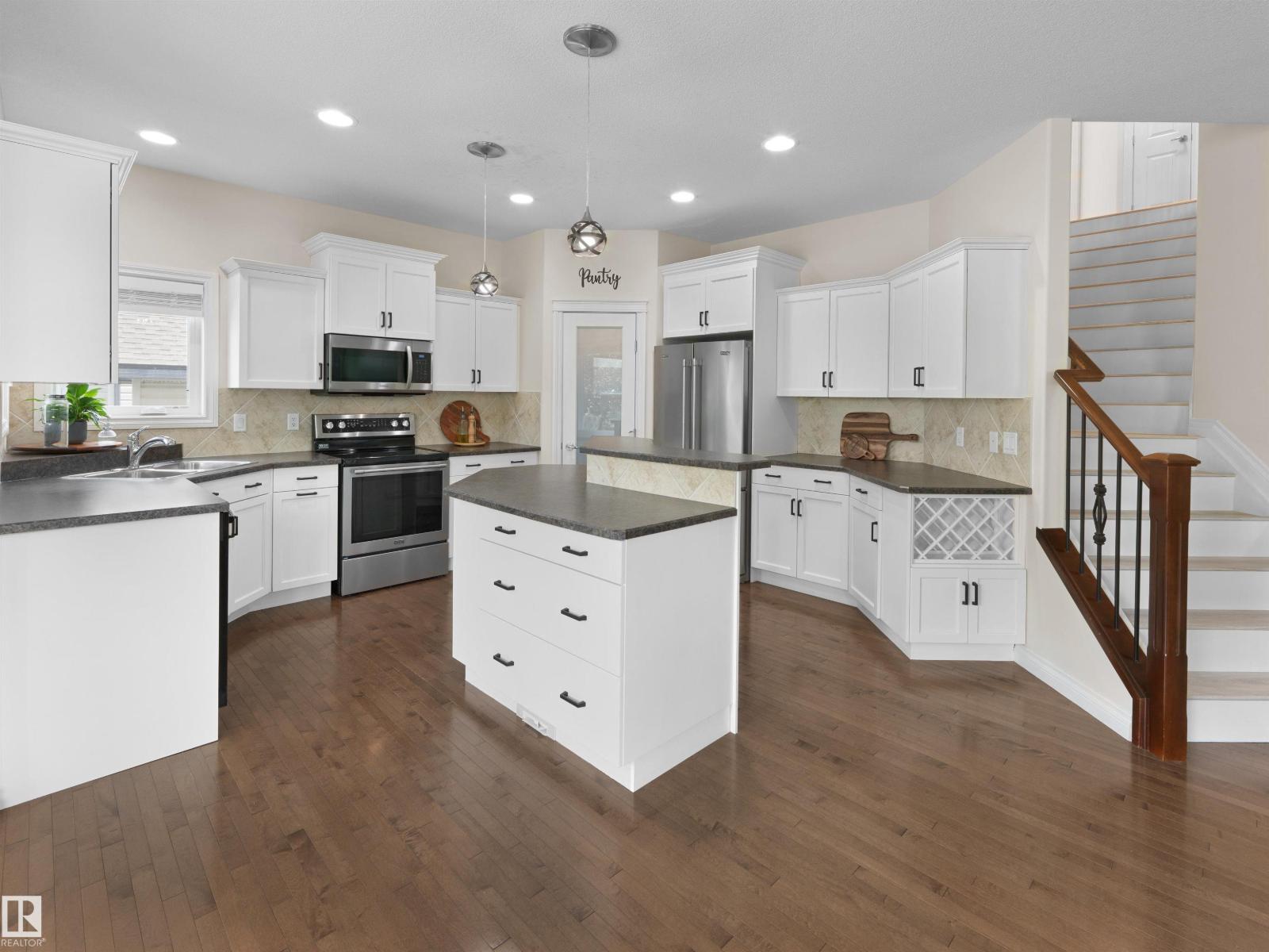 8708 207 ST NW - 8