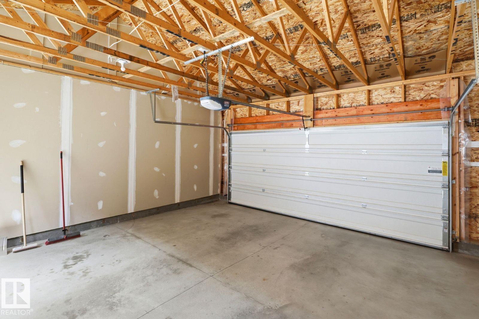 206 SOUTHFORK DR - Image 32