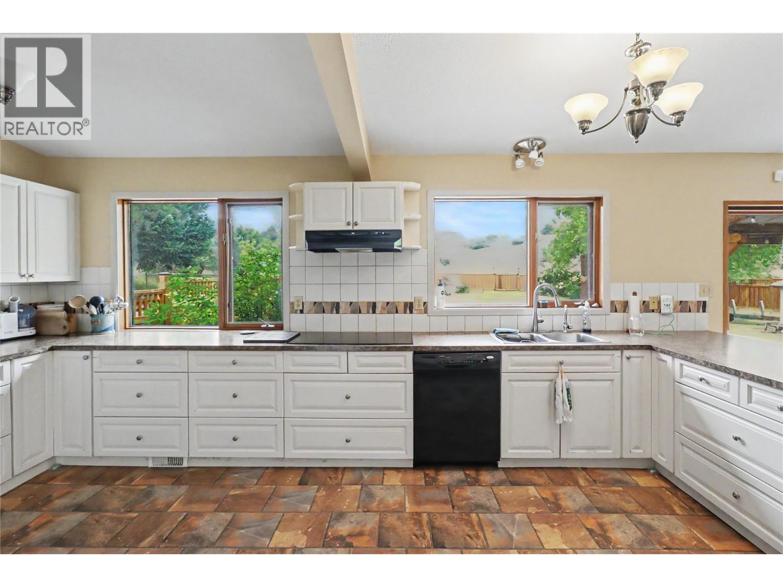 4055 Victoria Road - Image 7