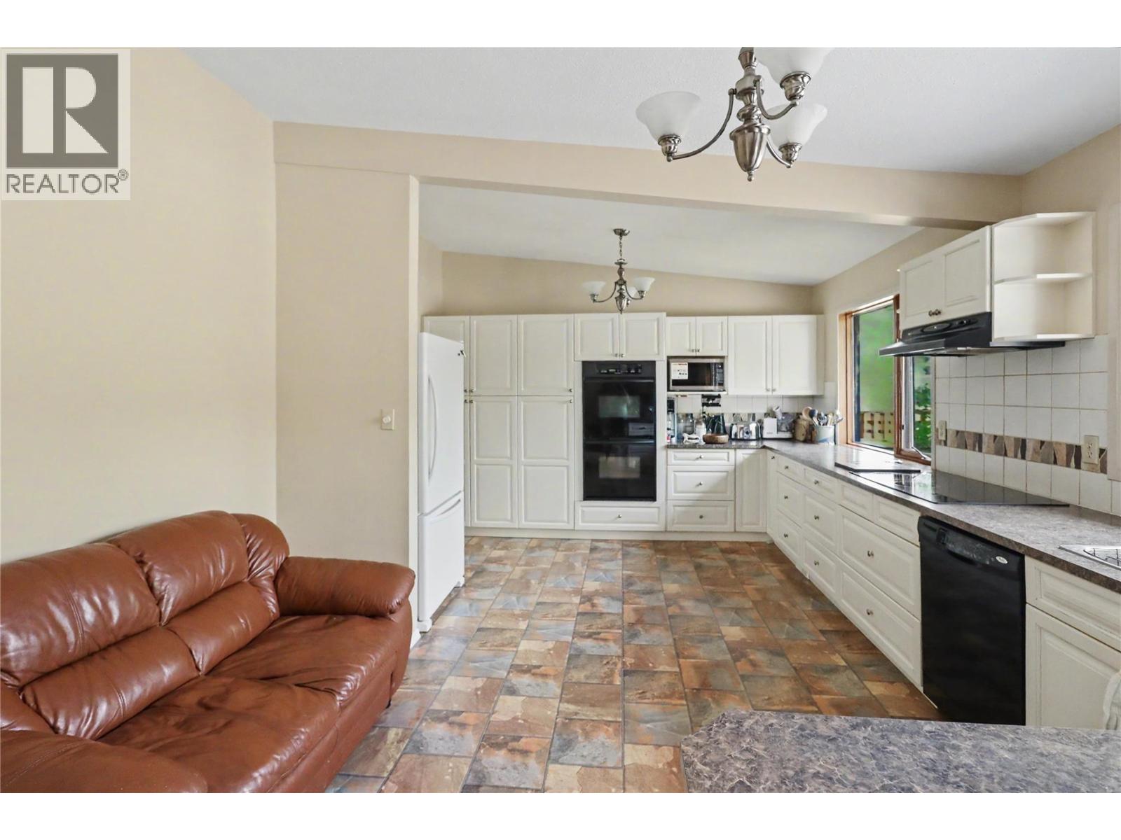 4055 Victoria Road - Image 5