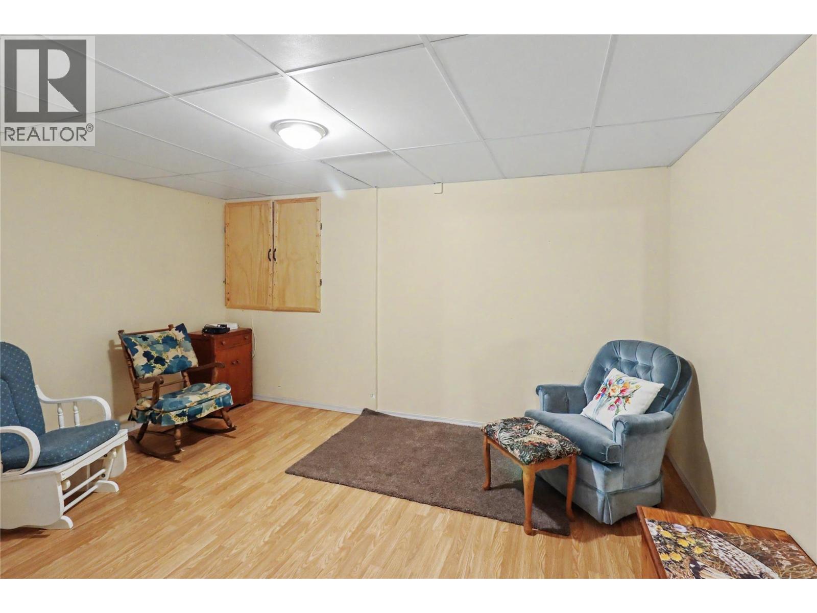 4055 Victoria Road - 34