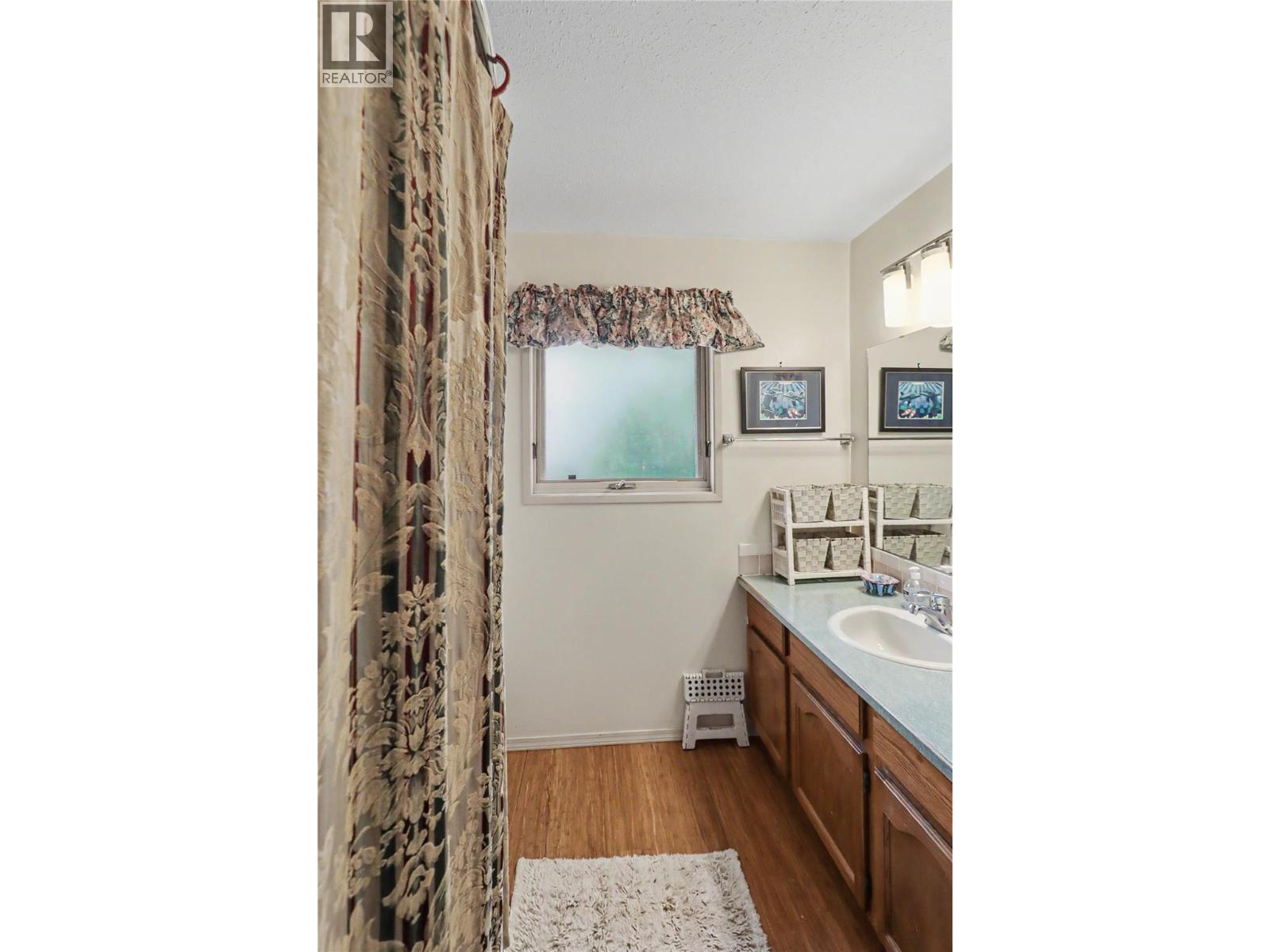 4055 Victoria Road - 12