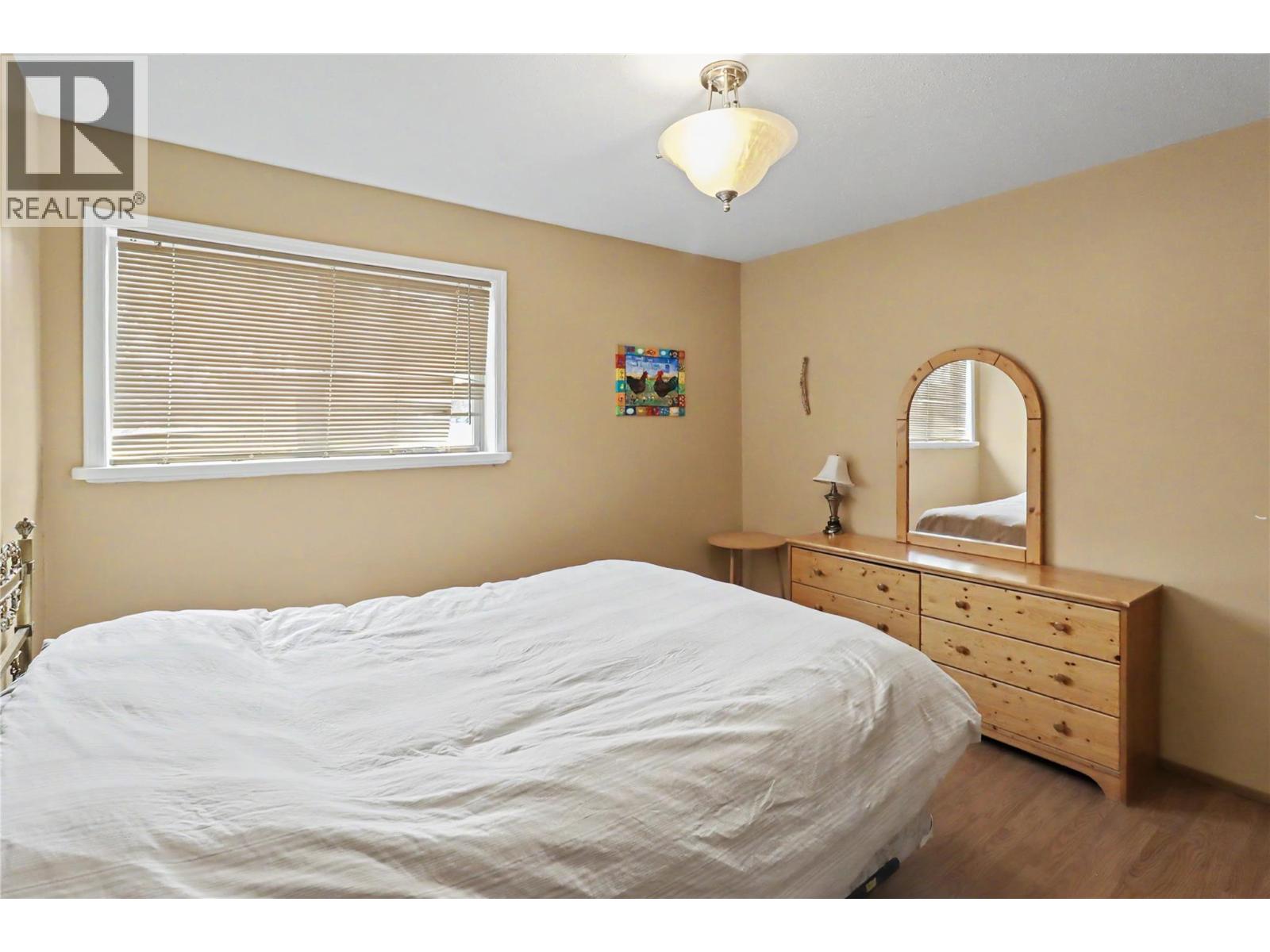 4055 Victoria Road - 14